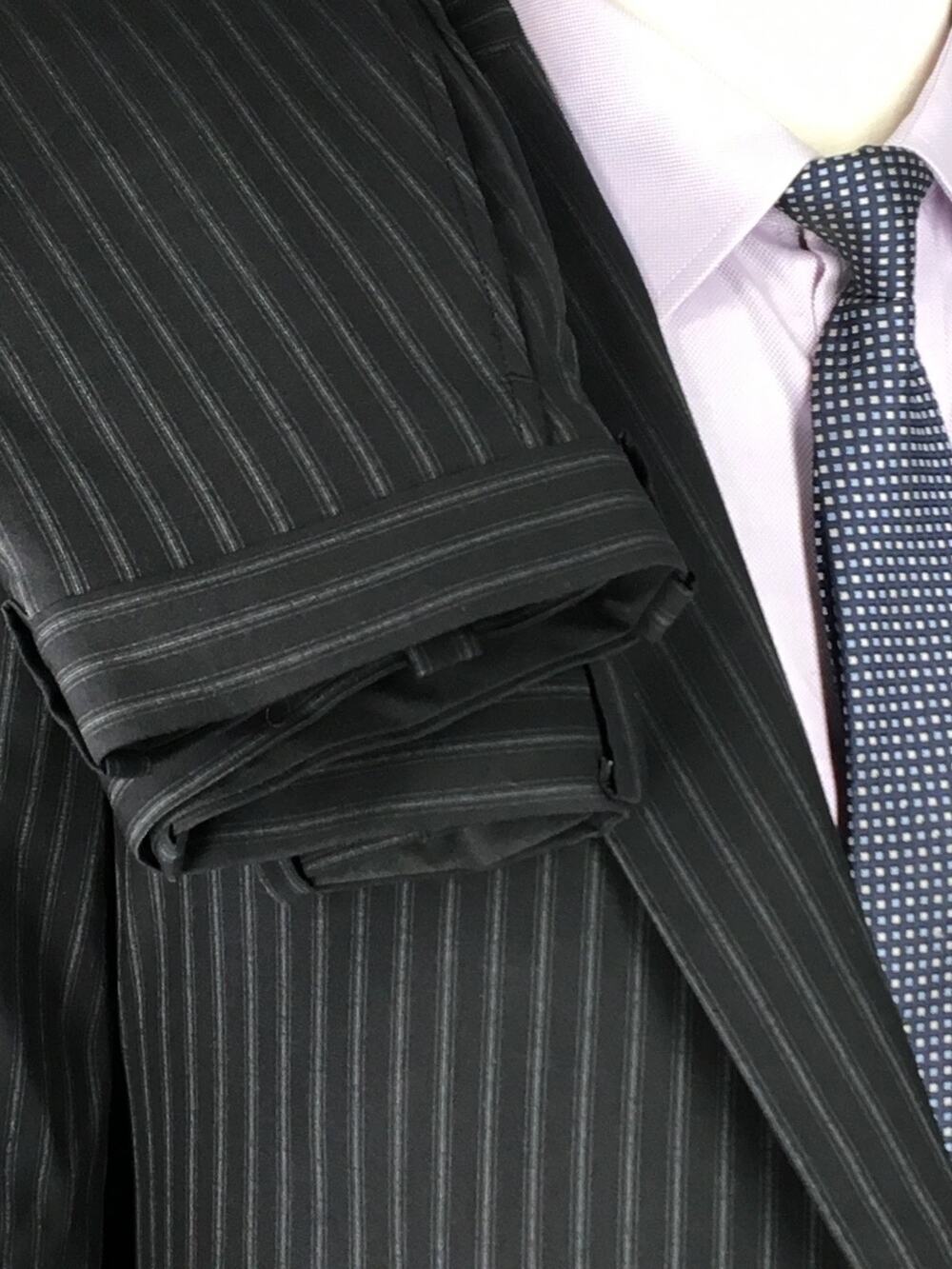 42R Holland & Sherry Mens 2 Button 100% Wool Suit Surgeon Cuffs Black Pants 40
